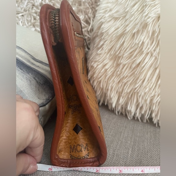 ⭐️COA⭐️MCM Vintage Visetos Leather-Trimmed Pouch/Clutch⭐️ 💯AuThEnTiC - Picture 13 of 14